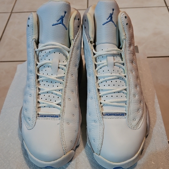 Jordan Retro 15 White and Blue Sneakers